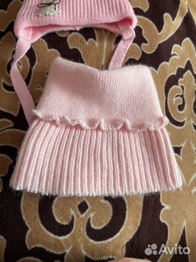 Шапка и манишка (шарф)