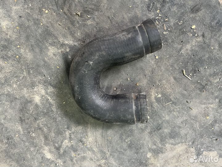 Патрубок радиатора ауди 100 c3