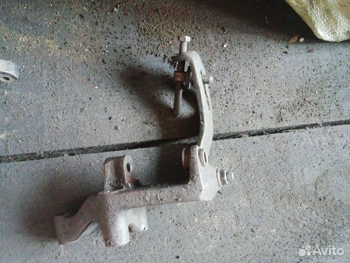 Кронштейн крепления генератора киа спектра+