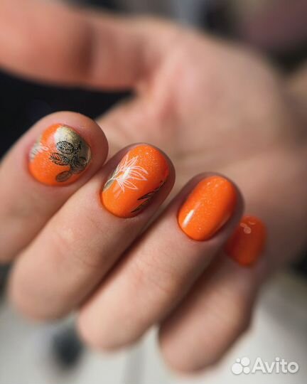 Нужна модель на маникюр