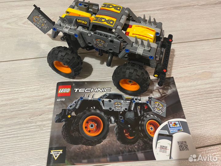 Набор Lego Technic 42104 Гоночный грузовик