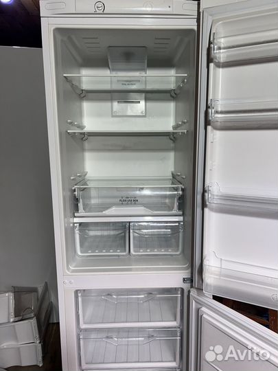 Холодильник Indesit