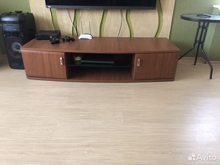 Тумба под телевизор+2 серванта