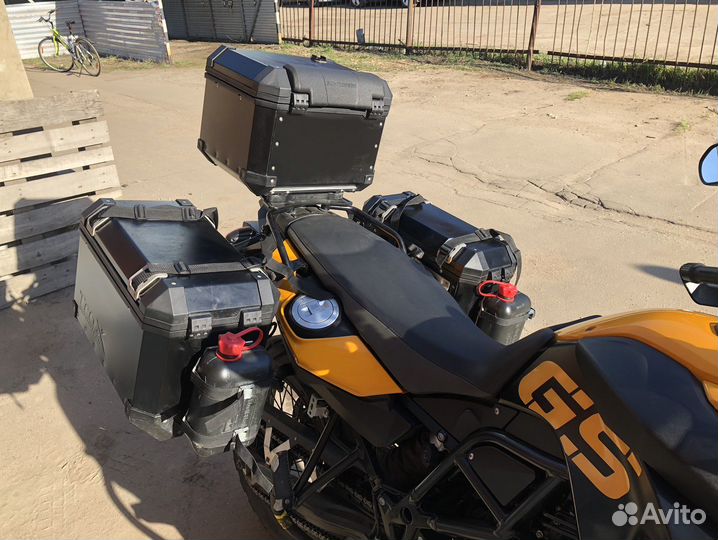 Центральный и боковые кофры с крепежом