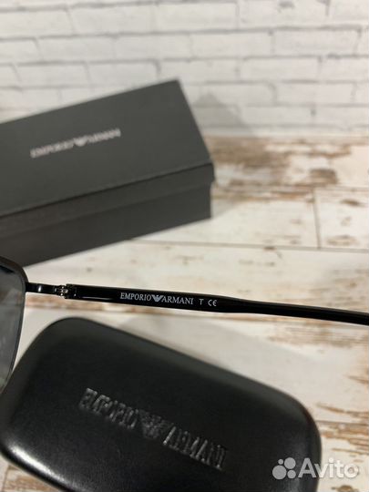 Солнцезащитные очки Armani