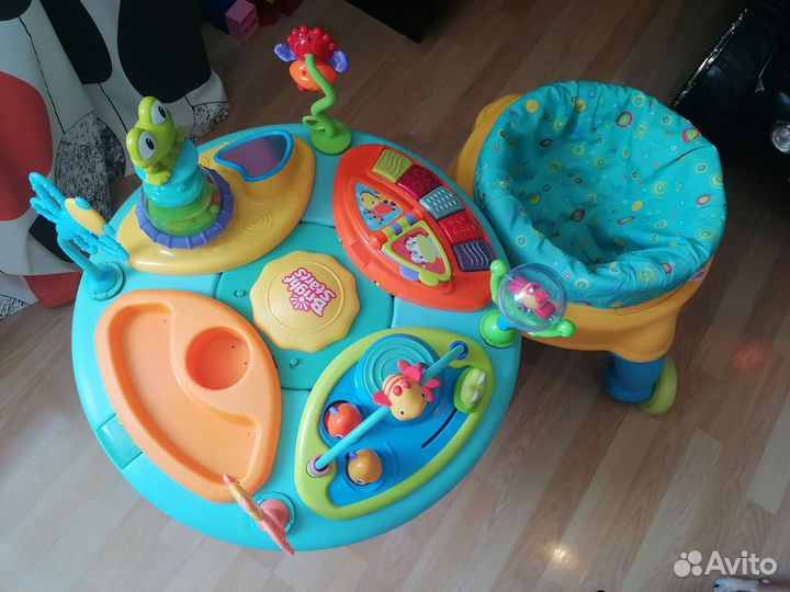 Bright starts игровой центр (столик с ходунками)