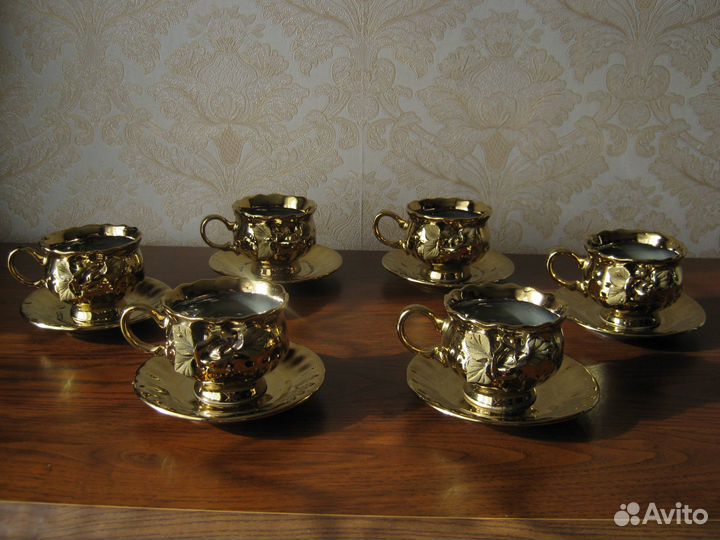 Чашки с блюдцами кофейные