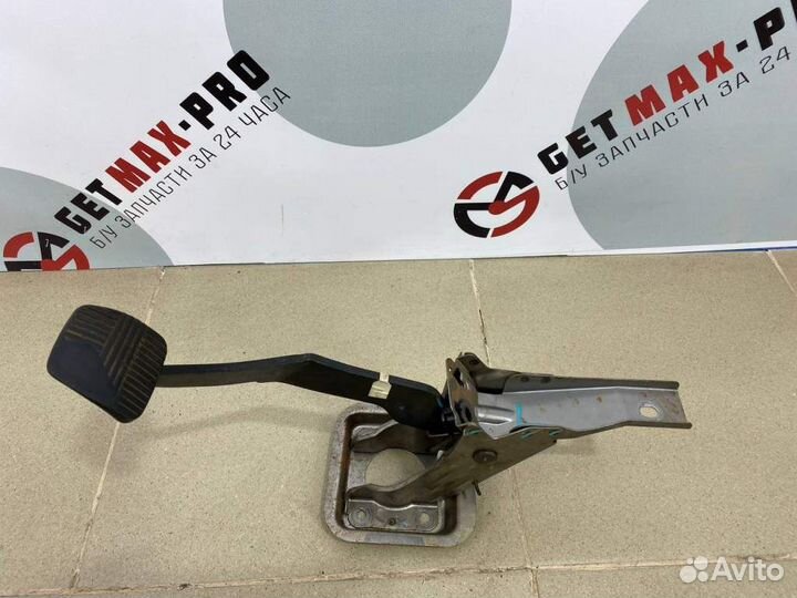 Педаль тормоза Nissan Almera N16 2000-2006