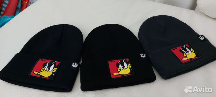 Мужская шапка двойная с персонажем Дисней Даффи