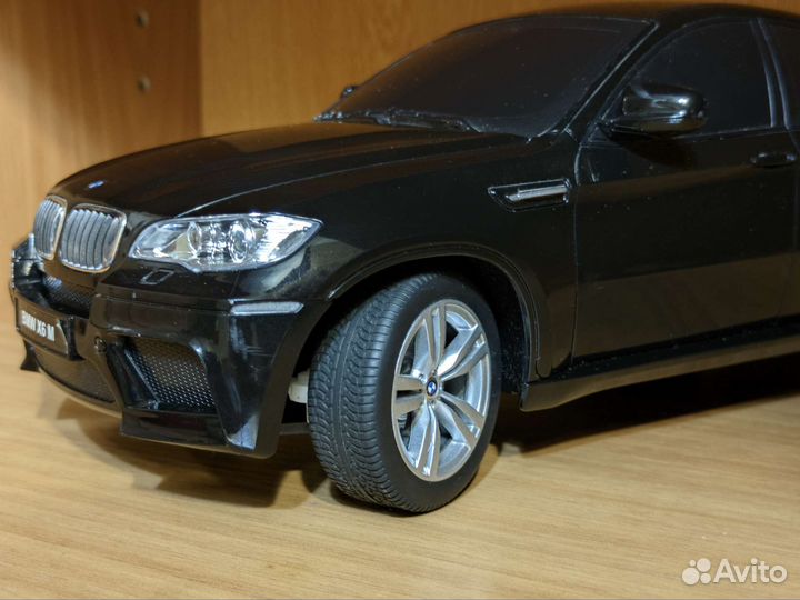 Машина на радиоуправлении BMW X6