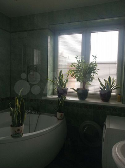 Дом 357 м² на участке 6,3 сот.