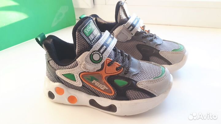 Кроссовки 26 размер