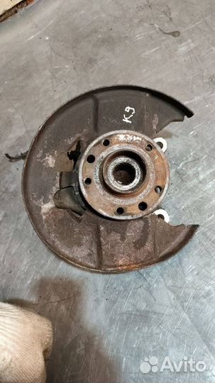 Кулак передний правый Saab 9-3 2 2005