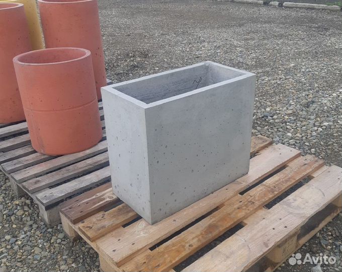 Бетонные кашпо на заказ и в наличии