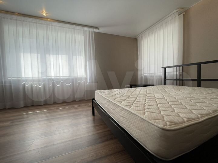 2-к. квартира, 52 м², 3/25 эт.