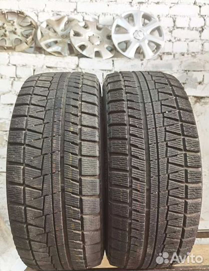 Bridgestone Blizzak Revo GZ 245/45 R17 95Q