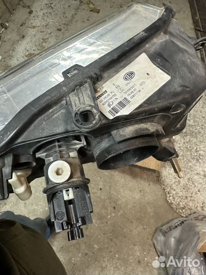 Левая передняя фара LADA largus