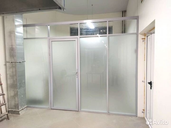 Офисные стеклянные перегородки с уникальным дизайн