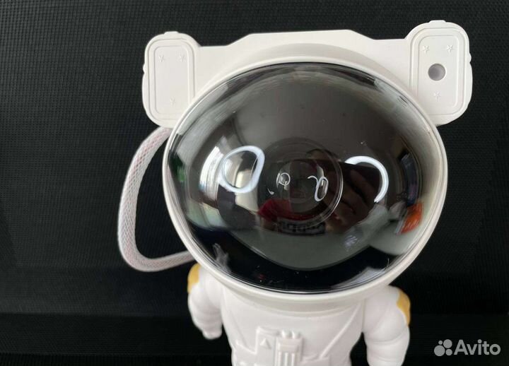 Светильник Космонавт новый (проектор ночного неба)