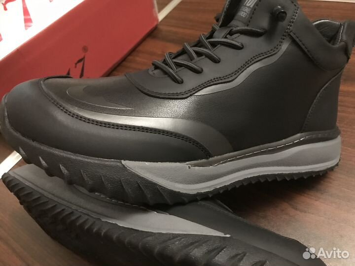 Ботинки мужские 43 размер новые