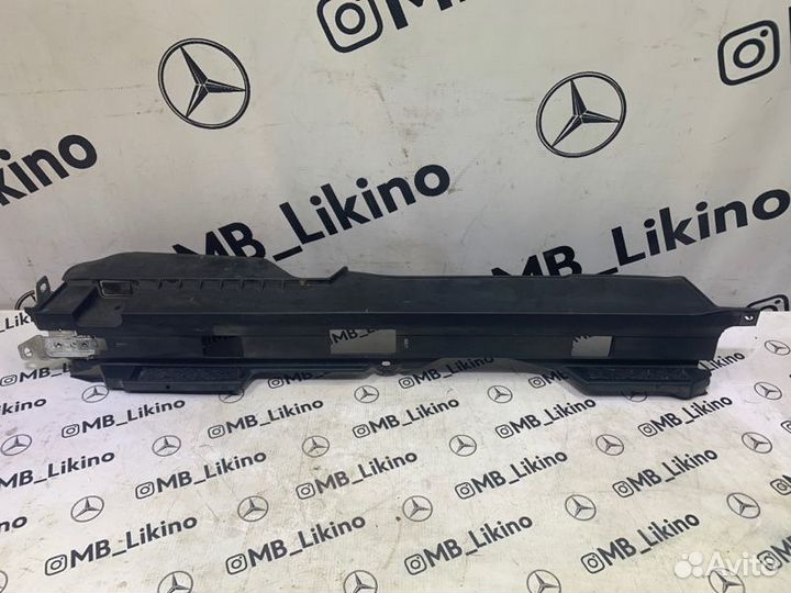 Направляющие пола багажника правое Mercedes Ml
