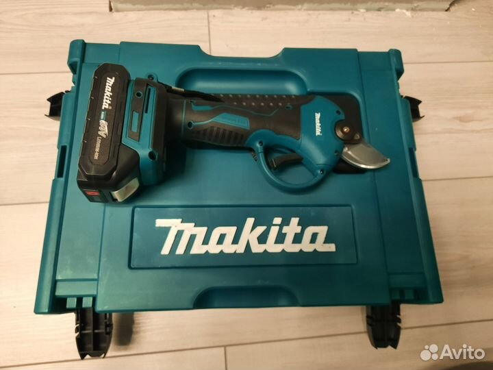 Секатор и цепная пила аккумуляторная Makita 2 в 1