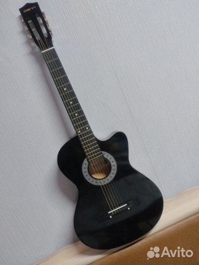 Акустическая гитара