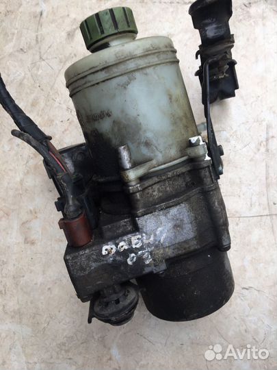 Насос гур VAG 6Q0 423 155 AA Skoda Fabia