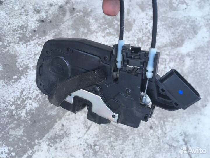 Замок двери Nissan Teana J32