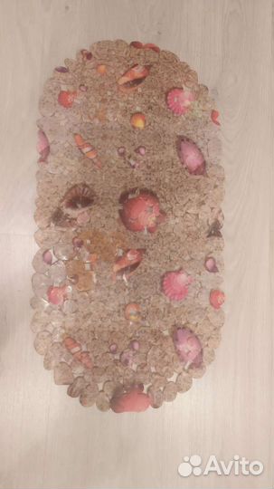 Противоскользящий коврик в ванну