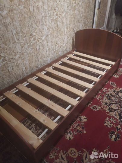 Кровать с матрасом