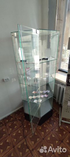 Стеклянная тумба