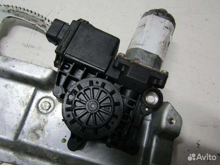 Стеклоподъемник электрический передней двери Прав