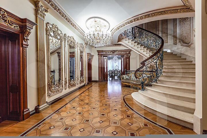 Коттедж 850 м² на участке 70 сот.