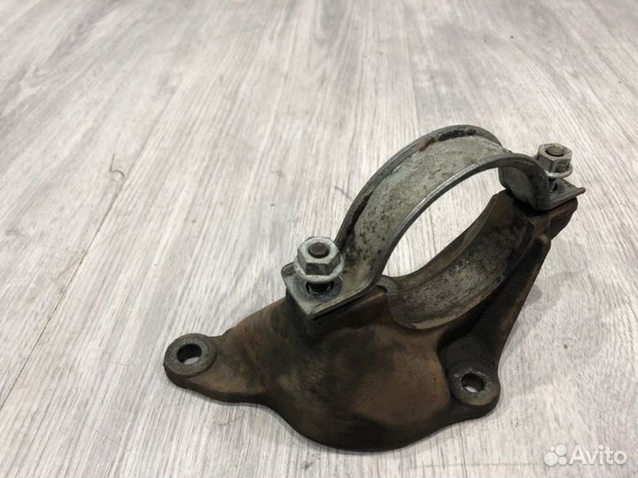 Кронштейн подвесного подшипника Ford Focus CB hwda