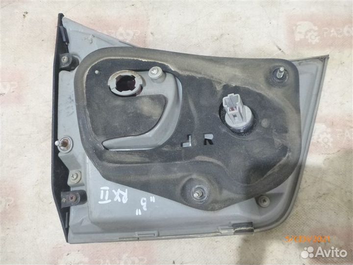 Фонарь задний правый Lexus Rx330 2005