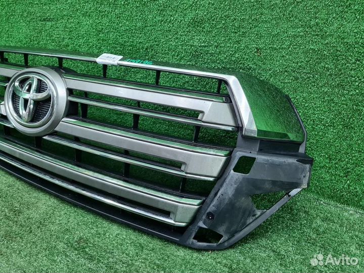 Решетка радиатора Toyota Land Cruiser