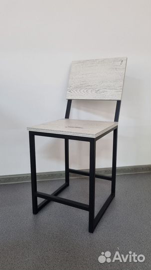 Кухонный стол и стулья