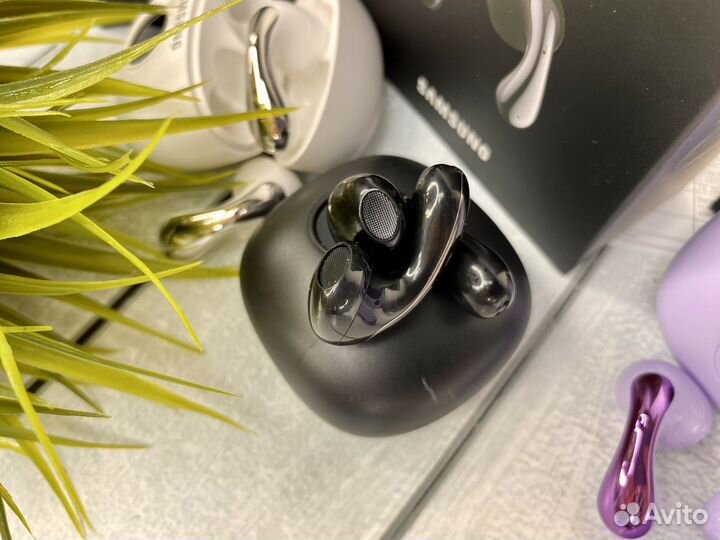 Наушники Samsung беспроводные c LED-дисплей