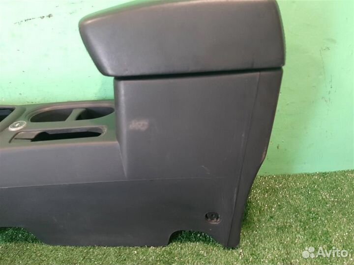 Консоль центральная с подлокотником Ssangyong Act