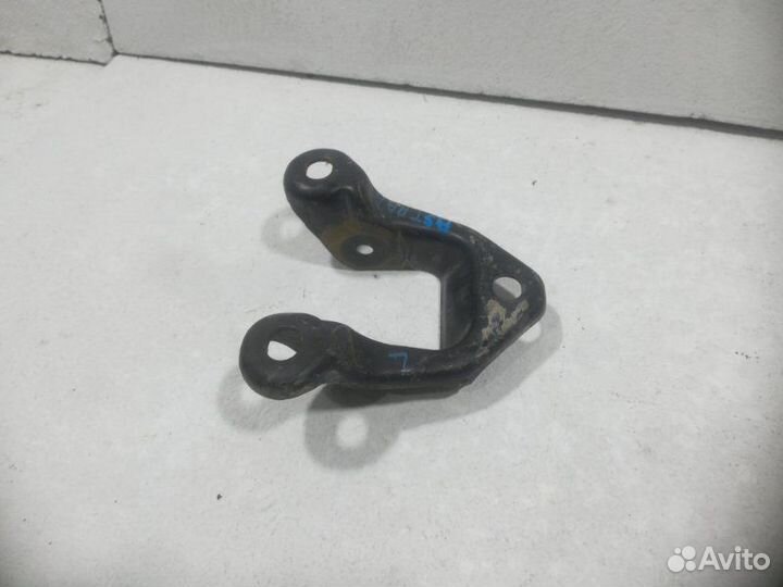 Кронштейн задней балки задний левый Opel Astra H