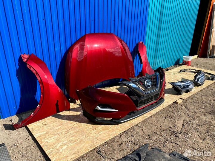 Передняя часть авто Nissan Qashqai J11