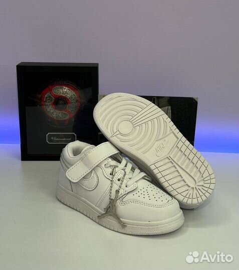 Кроссовки детские Nike Jordan White