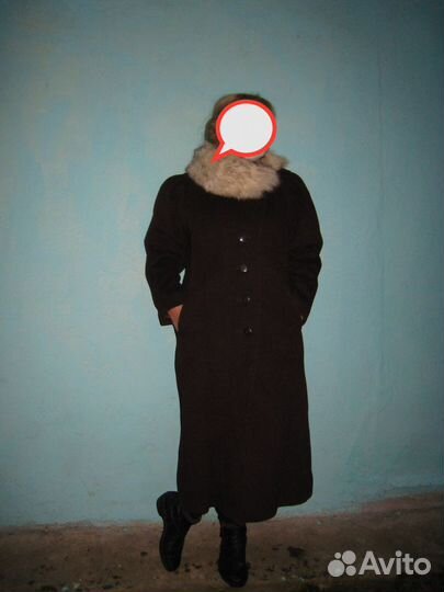 Пальто зимнее с воротником из песца