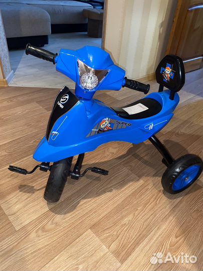 Детский велосипед трехколесный