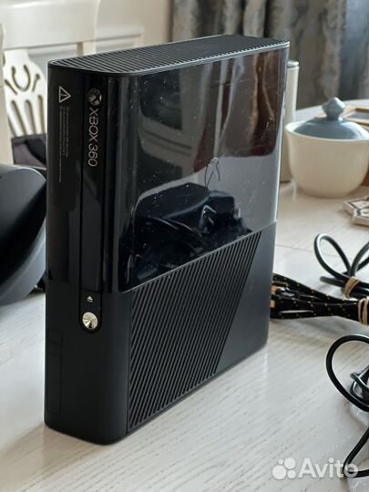 Xbox 360 E kinect (500gb)