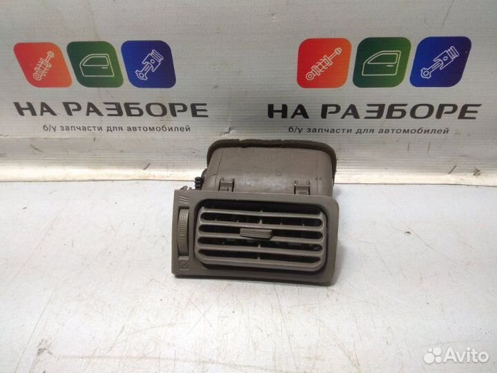 Дефлектор на торпедо левый Toyota Corolla E120