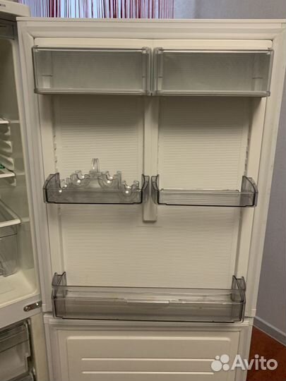 Холодильник Атлант двухкамерный б/у