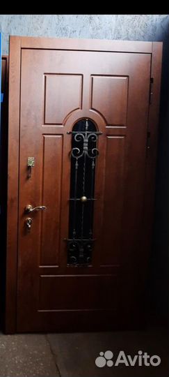Дверь входная с отделкой