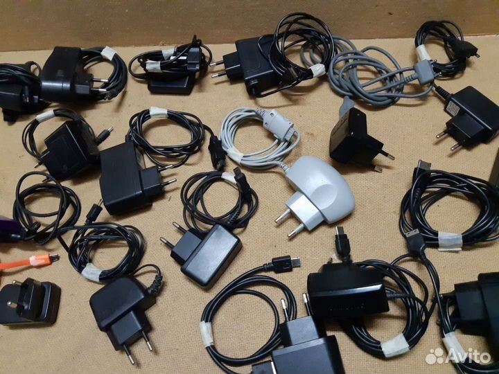 Зарядки к телефонам